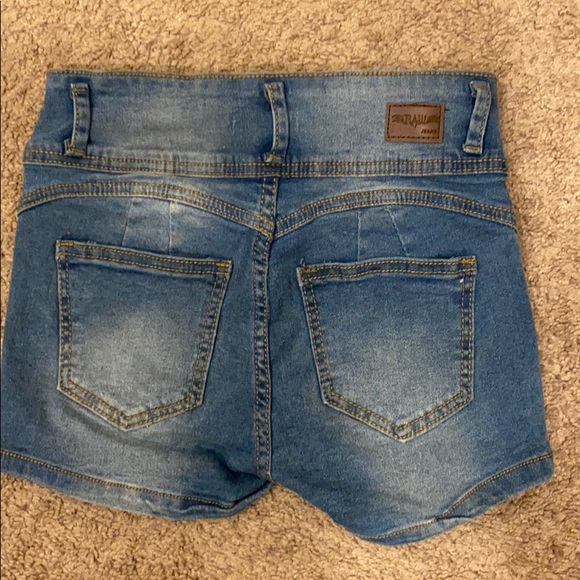 Shorts - Picture 2 of 2